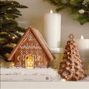 Pottery Barn Gingerbread House Stoneware New With Tag